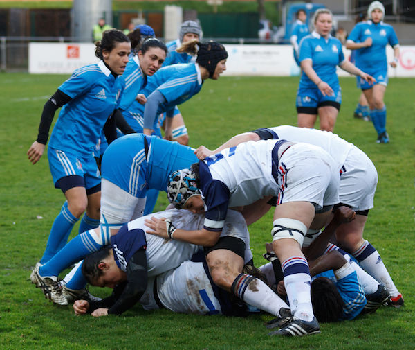 What happens in rugby union when someone gets tackled?